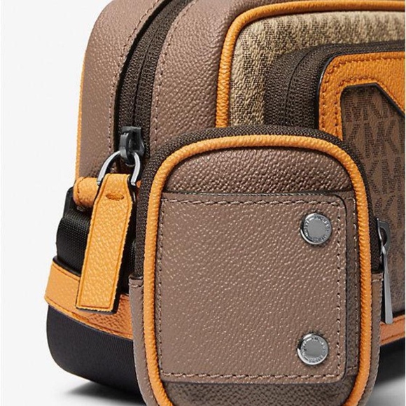 Michael Kors Cooper Color-Block Signature Logo Camera Bag NEW - Picture 4 of 4